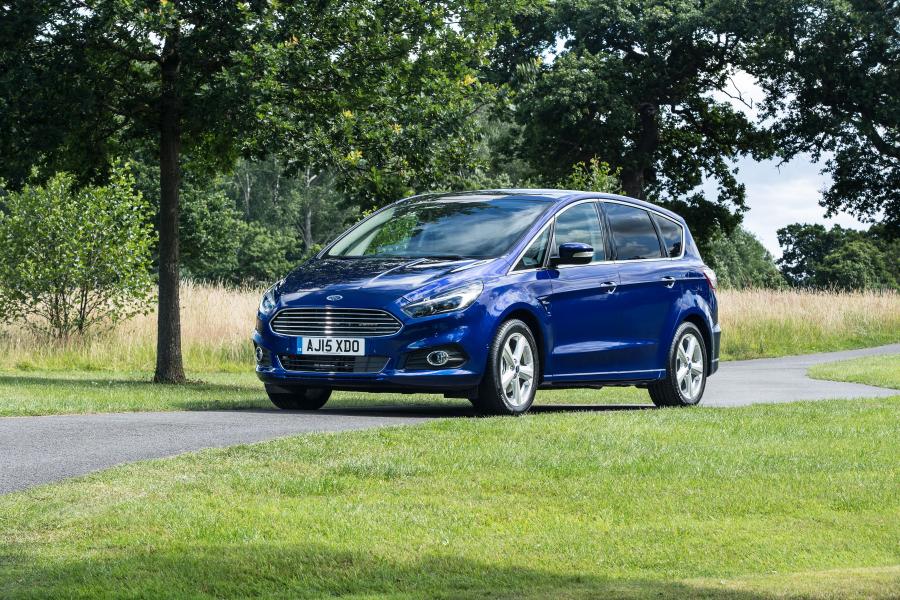  Ford S-Max 2015 года  (UK) (фото 7 из 10)